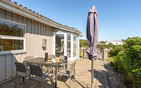 Majgull - 150M from the Sea: Casa, Casa, Porta, Tetto, Villetta, Estate, Giardino, Shade, Raccordo, Cortile