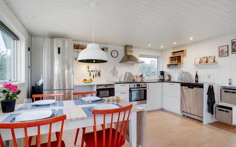 Carelle - 300M from the Sea: Cucina, Interior Design, Mobilia, Soffitto, Legna, Lampada, Controsoffitto, Illuminazione, Camera, Elettrodomestico Da Cucina