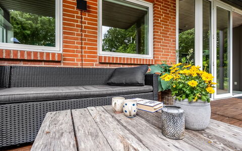 Thiokk - 500M from the Sea: Legna, Casa, Portico, Deck, Latifoglie, Tetto, Color Legno, Pavimento In Legno, Eco Hotel