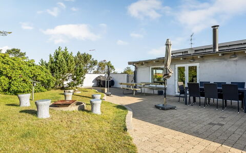 Lenni - 700M from the Sea: Legna, Casa, Portico, Deck, Latifoglie, Tetto, Color Legno, Pavimento In Legno, Eco Hotel