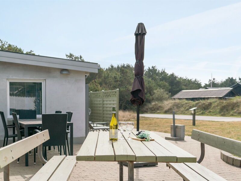 Lenni - 700M from the Sea