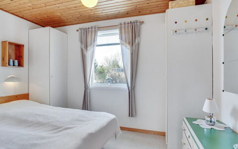 Ingebritt - 1.5Km from the Sea: Interior Design, Parete, Mobilia, Pavimentazione, Pavimento, Legna, Letto, Soffitto, Camera Da Letto, Camera