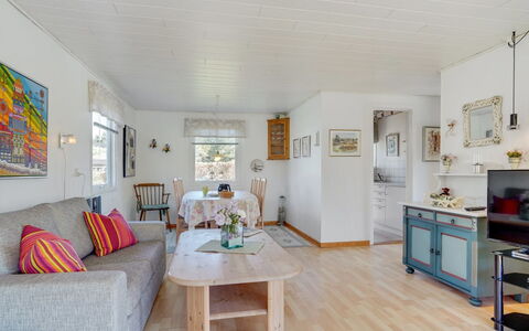Ingebritt - 1.5Km from the Sea: Mobilia, Casa, Interior Design, Soffitto, Pavimento, Villetta, Soggiorno, Camera, Divano, Sedia