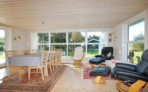 Tomke - 1.7Km from the Sea: Tetto, Casa, Porta, Villetta, Shade, Raccordo, Cortile, Estate, Backyard