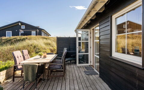 Maren - 150M from the Sea: Legna, Casa, Porta, Villetta, Latifoglie, Raccordo, Deck, Plank, Pavimento In Legno, Portico