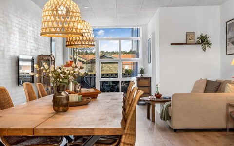 Klaudius - 2Km from the Sea: 