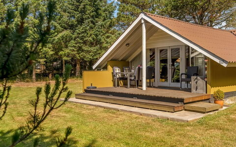 Maritha - 950M from the Sea: Villetta, Casa, Raccordo, Estate, Shade, Edifici Giardino, Latifoglie, Log Cabin, Ricorrere, Capannone