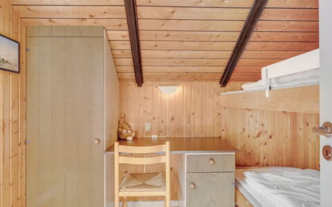 Maritha - 950M from the Sea: Legna, Interior Design, Soffitto, Pavimentazione, Pavimento, Mobilia, Camera, Camera Da Letto, Color Legno, Letto