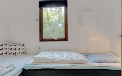 Antoinetta - 900M from the Sea: Letto, Parete, Camera Da Letto, Legna, Interior Design, Pavimento, Pavimentazione, Lenzuolo, Bedding, Camera