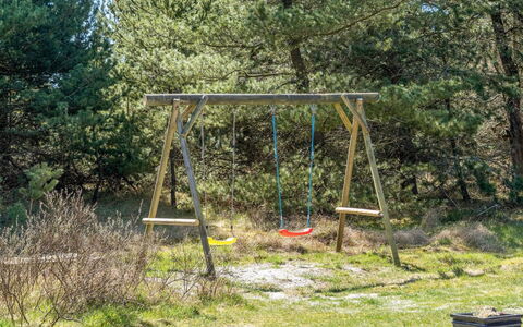 Antoinetta - 900M from the Sea: Legna, Attrezzatura Giochi All'Aperto, Swing, Lotto, Giardino, Shade, Woodland, Prato, Parco, Backyard