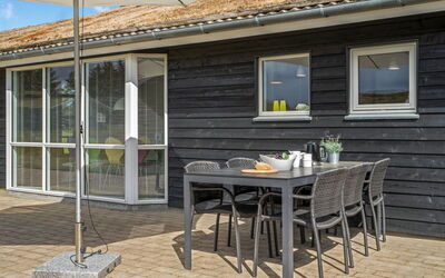 Frerich - 1.5Km from the Sea