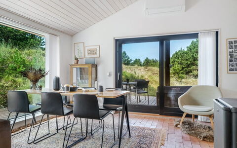 Kadife - 750M from the Sea: Mobilia, Interior Design, Tavolo, Legna, Cucina & Sala Da Pranzo Tavolo, Pavimentazione, Sedia, Sala Da Pranzo, Pavimento, Soffitto