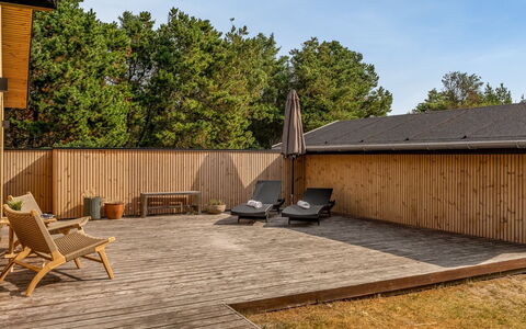 Kadife - 750M from the Sea: Legna, Pavimento In Legno, Latifoglie, Deck, Materiale Composito, Plank, Color Legno, Backyard, Shade, Giardino