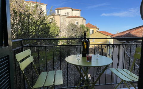 U Murina: Cielo, Proprietà, Costruzione, Sedia, Tavolo, Pianta, Architettura, Interior Design, Tavolo Esterno, Vaso Di Fiori