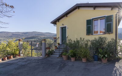 Lory House