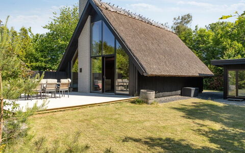 Anssi - 300M from the Sea: Legna, Casa, Villetta, Casa, Tetto, Area Rurale, Raccordo, Log Cabin, Edifici Giardino, Latifoglie