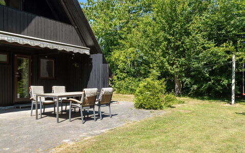 Anssi - 300M from the Sea: Legna, Casa, Villetta, Casa, Tetto, Area Rurale, Raccordo, Log Cabin, Edifici Giardino, Latifoglie