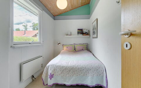 Elva - 150M from the Sea: Interior Design, Soffitto, Camera Da Letto, Pavimentazione, Pavimento, Illuminazione, Letto, Casa, Camera, Lampada