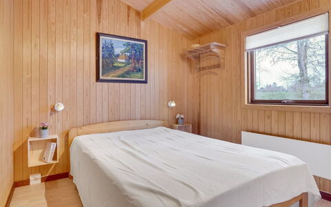 Agda - 100M from the Sea: Interior Design, Camera Da Letto, Parete, Legna, Letto, Pavimentazione, Pavimento, Soffitto, Camera, Mobilia