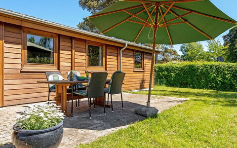 Agda - 100M from the Sea: Legna, Latifoglie, Villetta, Color Legno, Giardino, Raccordo, Plank, Edifici Giardino, Tavolo Esterno, Landscaping
