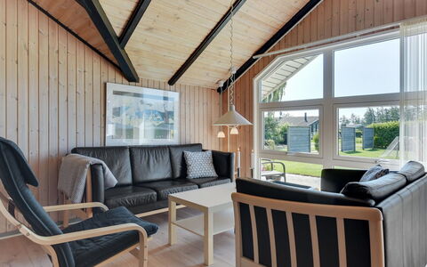 Thorgot - 400M from the Sea: Legna, Casa, Casa, Villetta, Soffitto, Raccordo, Portico, Porta, Latifoglie, Color Legno