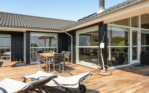 Fridtjof - 100M from the Sea: Legna, Casa, Tetto, Porta, Portico, Deck, Latifoglie, Pavimento In Legno, Villetta, Shade