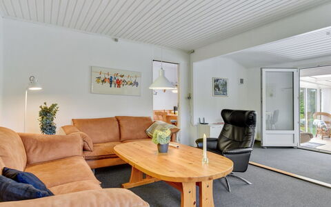 Cenia - 450M from the Sea: Mobilia, Interior Design, Pavimentazione, Divano, Parete, Pavimento, Soffitto, Legna, Soggiorno, Camera