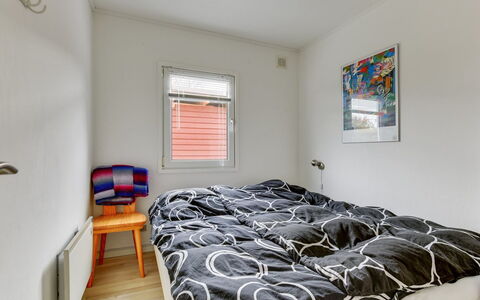 Cenia - 450M from the Sea: Parete, Legna, Camera Da Letto, Interior Design, Pavimento, Letto, Pavimentazione, Appartamento, Casa, Camera