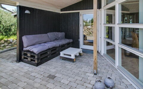 Aatos - 500M from the Sea: Legna, Pavimentazione, Pavimento, Porta, Mobilia, Materiale Composito, Soffitto, Portico, Shade, Latifoglie