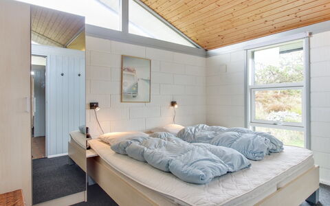 Alin - 600M from the Sea: Mobilia, Divano, Interior Design, Pavimentazione, Soggiorno, Pavimento, Lancia Cuscino, Camera, Cuscino