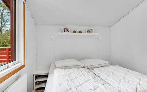 Agir - 600M from the Sea: Legna, Interior Design, Camera Da Letto, Soffitto, Pavimentazione, Pavimento, Camera, Letto, Mobilia, Casa