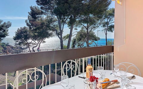 La Calanque D'Or: Mobilia, Biancheria, Balcone, Ricorrere, Tovaglia, Sedia, Shade, Hotel, Cucina & Sala Da Pranzo Tavolo, Mobili Da Esterno