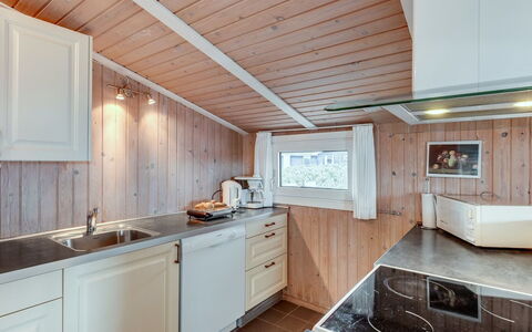 Mogens - from the Sea: Legna, Casa, Idraulico Fixture, Soffitto, Controsoffitto, Color Legno, Latifoglie, Cucina, Rubinetto, Lavello