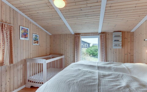 Mogens - from the Sea: Legna, Camera Da Letto, Soffitto, Interior Design, Mobilia, Pavimento, Pavimentazione, Casa, Letto, Camera