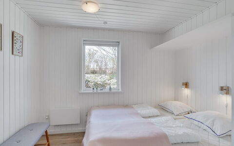 Gillis - 900M from the Sea: Legna, Soffitto, Camera Da Letto, Pavimentazione, Casa, Pavimento, Bedding, Letto, Plank, Lenzuolo