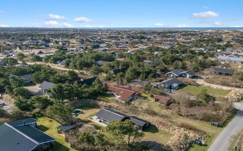 Gillis - 900M from the Sea: Zona Residenziale, Visione Globale, Quartiere, Fotografia Aerea, Paesaggio, Sobborgo, Lotto, Plain, Tetto, Insediamento Umano