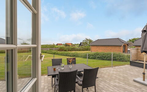 Ulva - 400M from the Sea: Architettura, Tetto, Casa, Materiale Composito, Illuminazione Diurna, Raccordo, Driveway