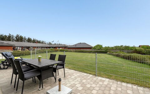 Ulva - 400M from the Sea: Architettura, Tetto, Casa, Materiale Composito, Illuminazione Diurna, Raccordo, Driveway