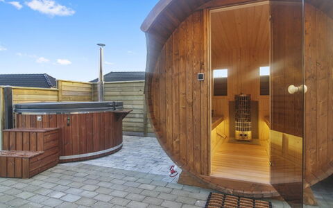 Ulva - 400M from the Sea: Architettura, Tetto, Casa, Materiale Composito, Illuminazione Diurna, Raccordo, Driveway