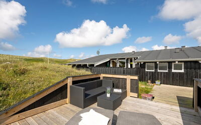 Friedel - 150M from the Sea