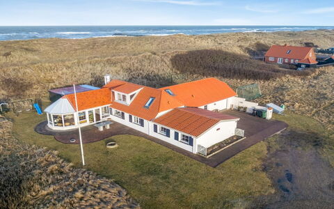 Pauli - 75M from the Sea