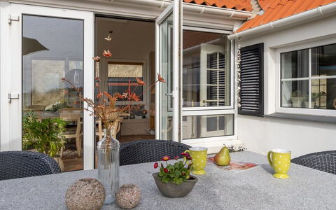 Pauli - 75M from the Sea