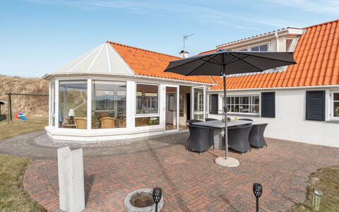 Pauli - 75M from the Sea
