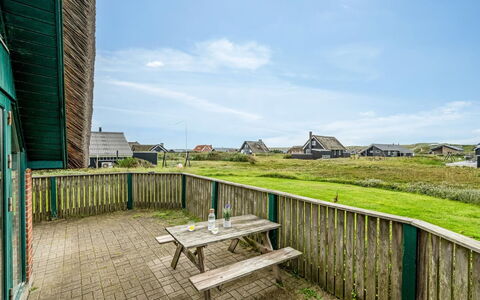Balthasar - 200M from the Sea: Legna, Tetto, Architettura, Casa, Casa, Villetta, Raccordo, Latifoglie, Pendenza, Estate