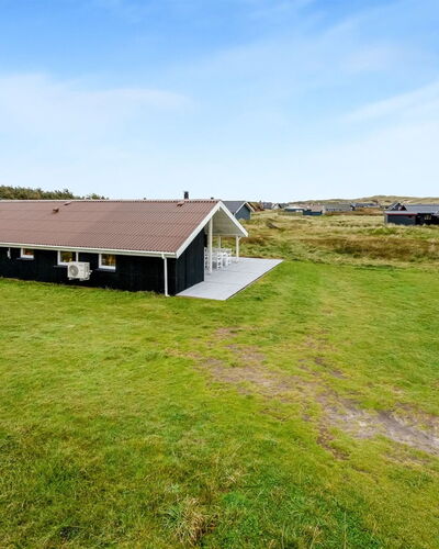 Elnur - 100M from the Sea