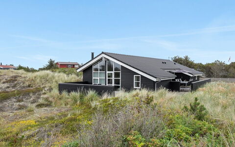 Mavis - 800M from the Sea: Legna, Casa, Portico, Deck, Latifoglie, Tetto, Color Legno, Pavimento In Legno, Eco Hotel