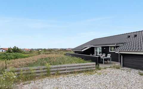 Mavis - 800M from the Sea: Legna, Casa, Portico, Deck, Latifoglie, Tetto, Color Legno, Pavimento In Legno, Eco Hotel