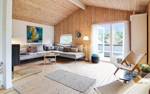 Birette - 1.5Km from the Sea: Legna, Pavimentazione, Mobilia, Interior Design, Pavimento In Legno, Pavimento, Casa, Soffitto, Soggiorno, Latifoglie