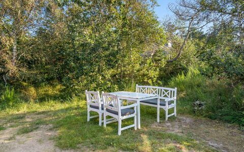 Beghel - 350M from the Sea: Arbusto, Primavera, Giardino, Ramoscello, Shade, Landscaping, Mobili Da Esterno, Parco, Woodland