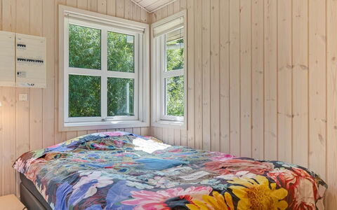 Bina - 1.9Km from the Sea: Legna, Camera Da Letto, Interior Design, Pavimentazione, Soffitto, Pavimento, Lenzuolo, Letto, Camera, Casa